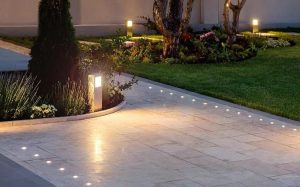 نورپردازی حیاط ویلا