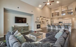 بر اساس کاربری و نیازهای خاص خود، چراغ سقفی را انتخاب کنید