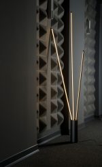 چراغ استند پایه بلند 60 وات نور 3000k کد LC111 (BLK) - Image 3