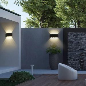Outdoor-wall-light-15-watt-light-3000K-1.jpg