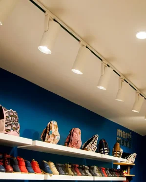 MERCI-MAMA-نورپردازی-تجاری-نوران-1