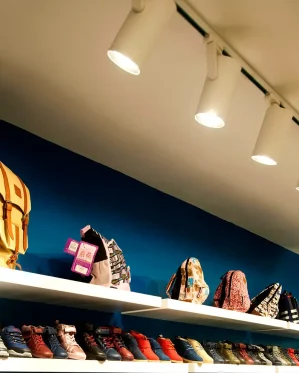 MERCI-MAMA-نورپردازی-تجاری-نوران-5