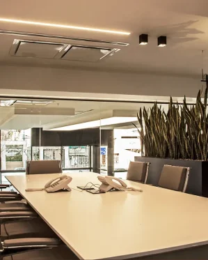 VIP-MOTOR-نورپردازی-نمایشگاه-ماشین-نوران-5