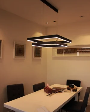 فرش-ارمی-نورپردازی-شوروم-نوران